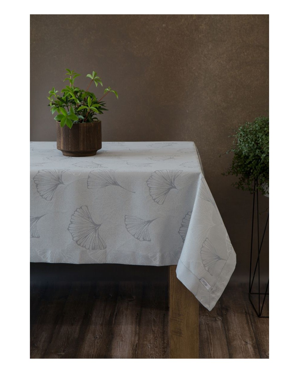 Obrus plamoodporny 145x400 Doris srebrny Eurofirany
