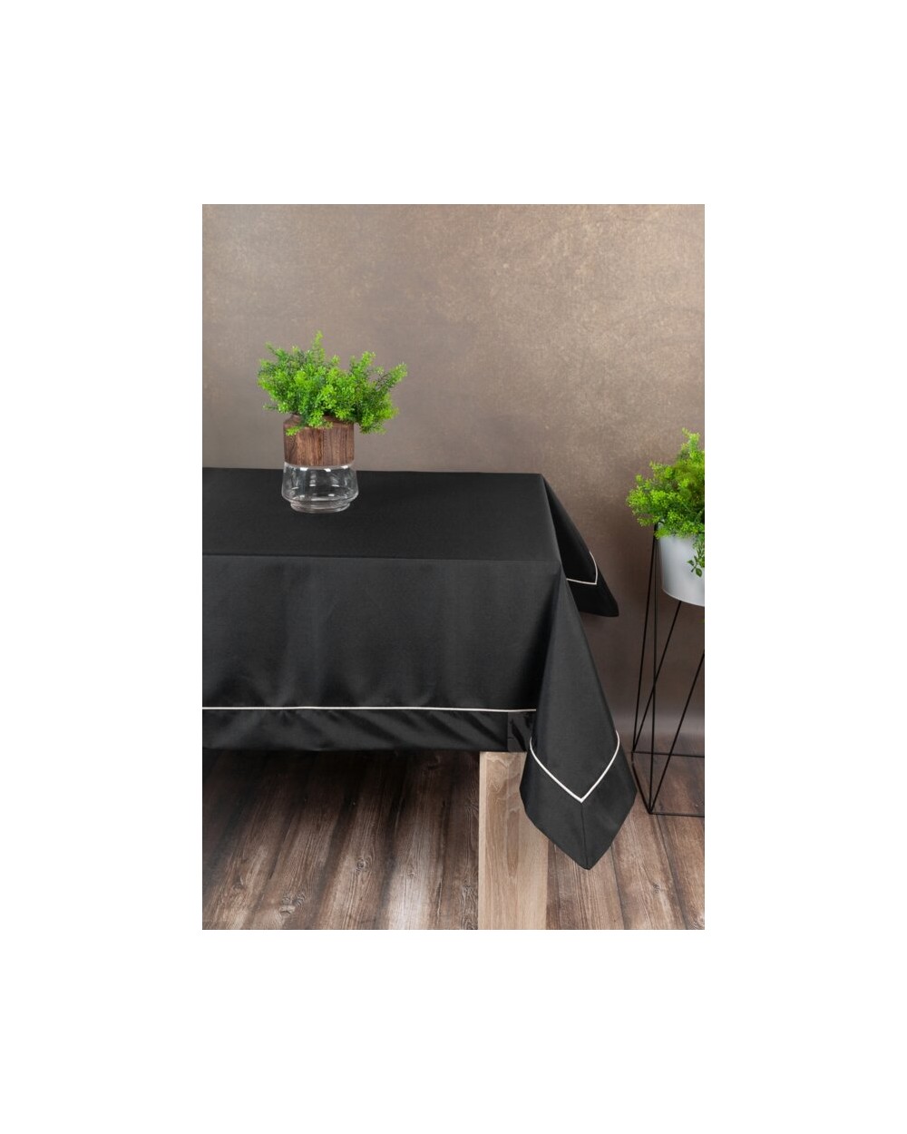 Obrus 145x300 Karin czarny Eurofirany 