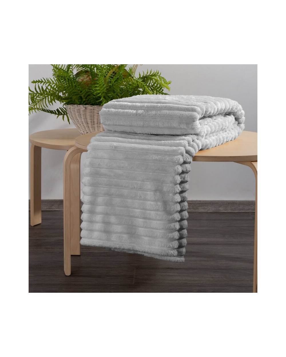 Koc pluszowy 200x220 Soft srebrny Eurofirany Koc pluszowy 200x220 Soft srebrny Eurofirany