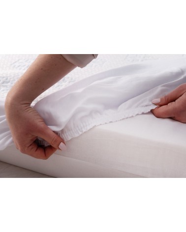 Wysokie prześcieradło chłodzące nieprzemakalne 160x200x30 Frosty z gumką białe MATEX