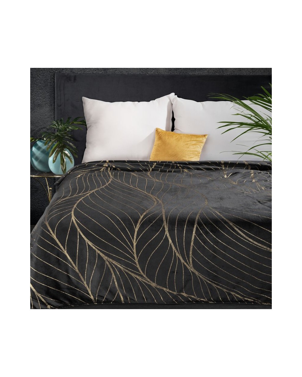 Koc pluszowy 150x200 Lotos 3 czarny/złoty