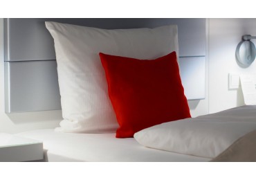 Poduszki do snu: Jak wybrać idealną poduszkę dla zdrowego snu?